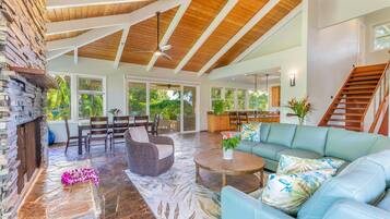 Smart TV, mesa de pingue-pongue