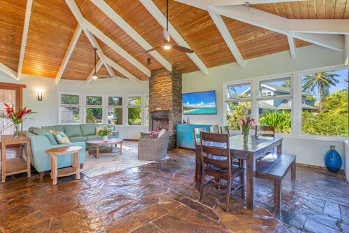 Lani Oasis & Pohaku Villa by Gather: 2 Homes w/ Saltwater Pools, AC & Ga