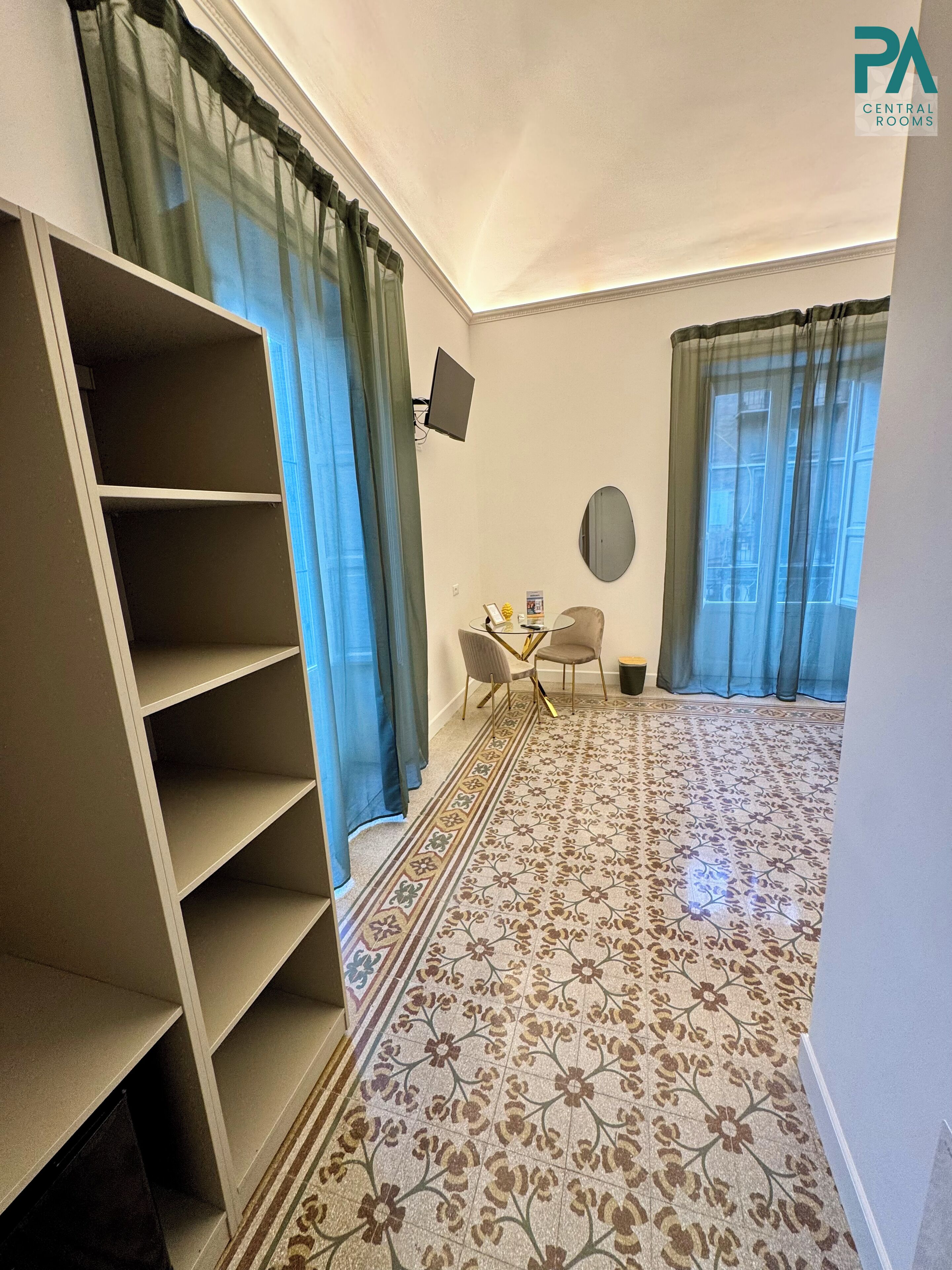 Kamar Double Deluks, 1 Tempat Tidur Queen, pemandangan kota | Meja kerja dan Wi-Fi gratis