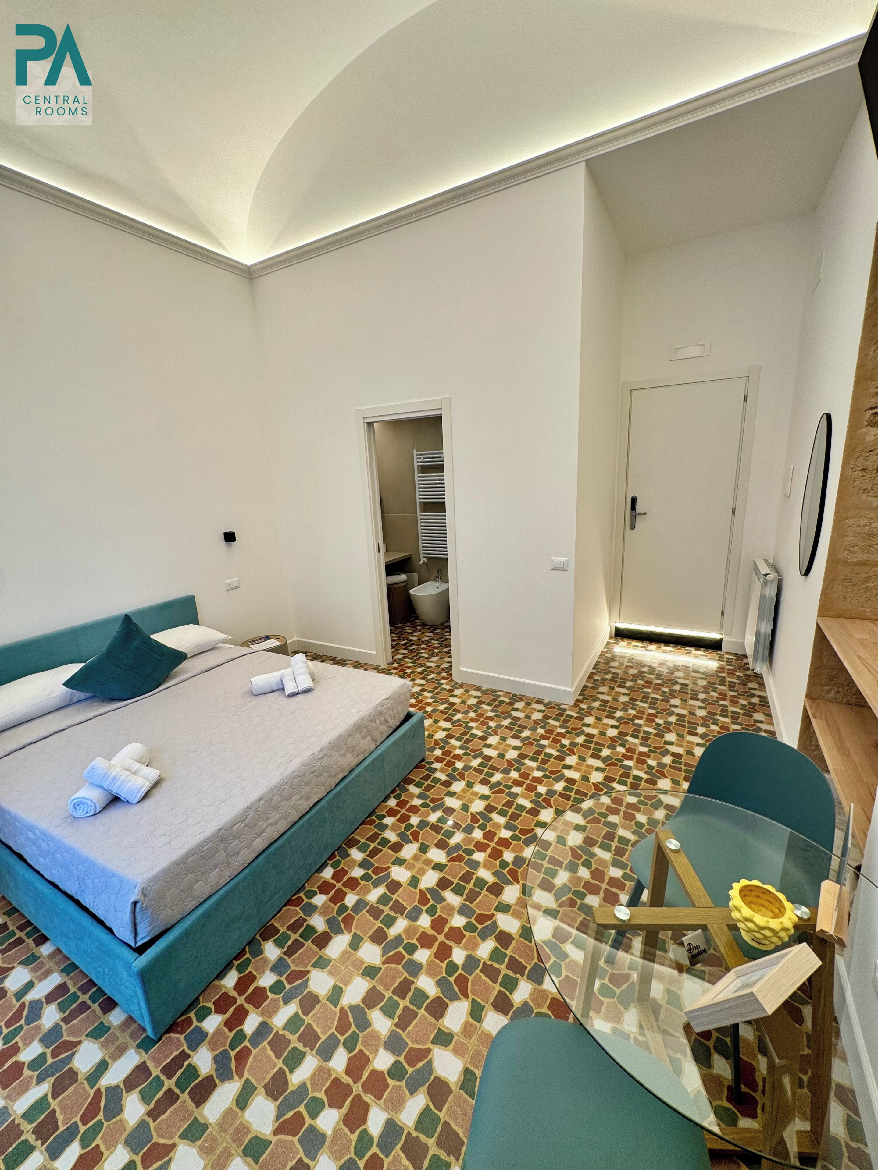 Habitación estándar doble, vistas a la ciudad | Escritorio y wifi gratis