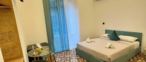 スタンダード ダブルルーム シティビュー | デスク、WiFi (無料)