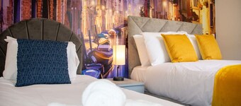 Central House, Near Train & Fun!