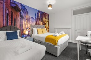 Unclassified image, 4 of 49, button - Central House, Near Train & Fun! (Worcestershire)