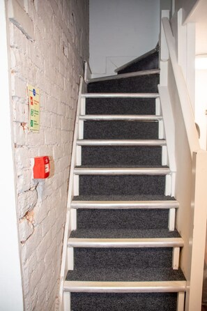 Interior - Central House, Near Train & Fun! (Worcestershire)