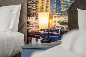 Unclassified image, 5 of 49, button - Central House, Near Train & Fun! (Worcestershire)