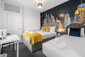 Unclassified image, 5 of 49, button - Central House, Near Train & Fun! (Worcestershire)