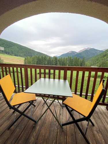 Splendid T2, unobstructed view, snow front, foot of slopes and hike start