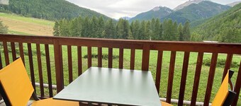 Splendid T2, unobstructed view, snow front, foot of slopes and hike start