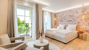 Junior-Suite | Zimmersafe, Verdunkelungsvorhänge, kostenloses WLAN