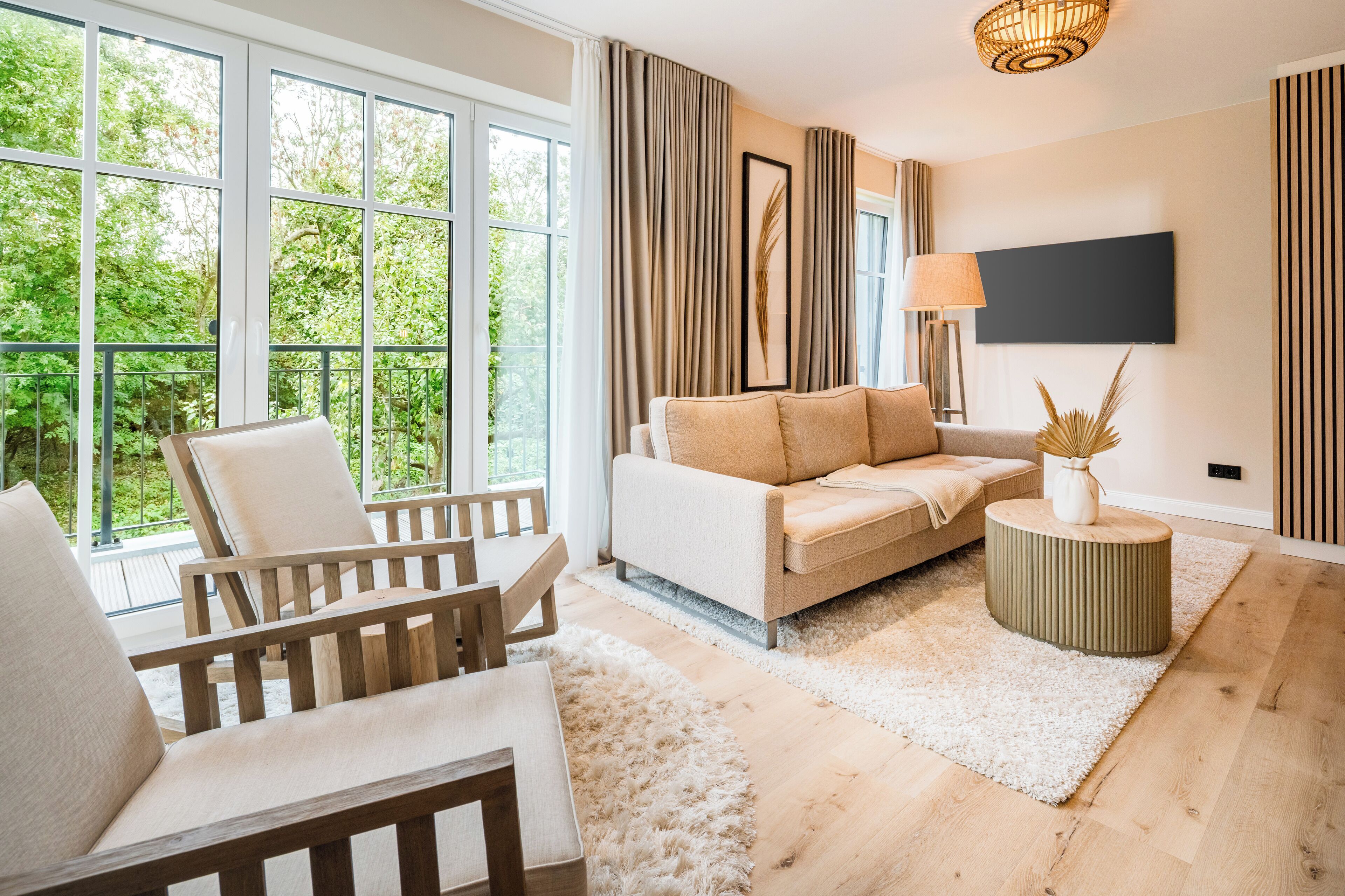 Design Suite, Nichtraucher, Gartenblick | Premium bedding, minibar, in-room safe, individually decorated