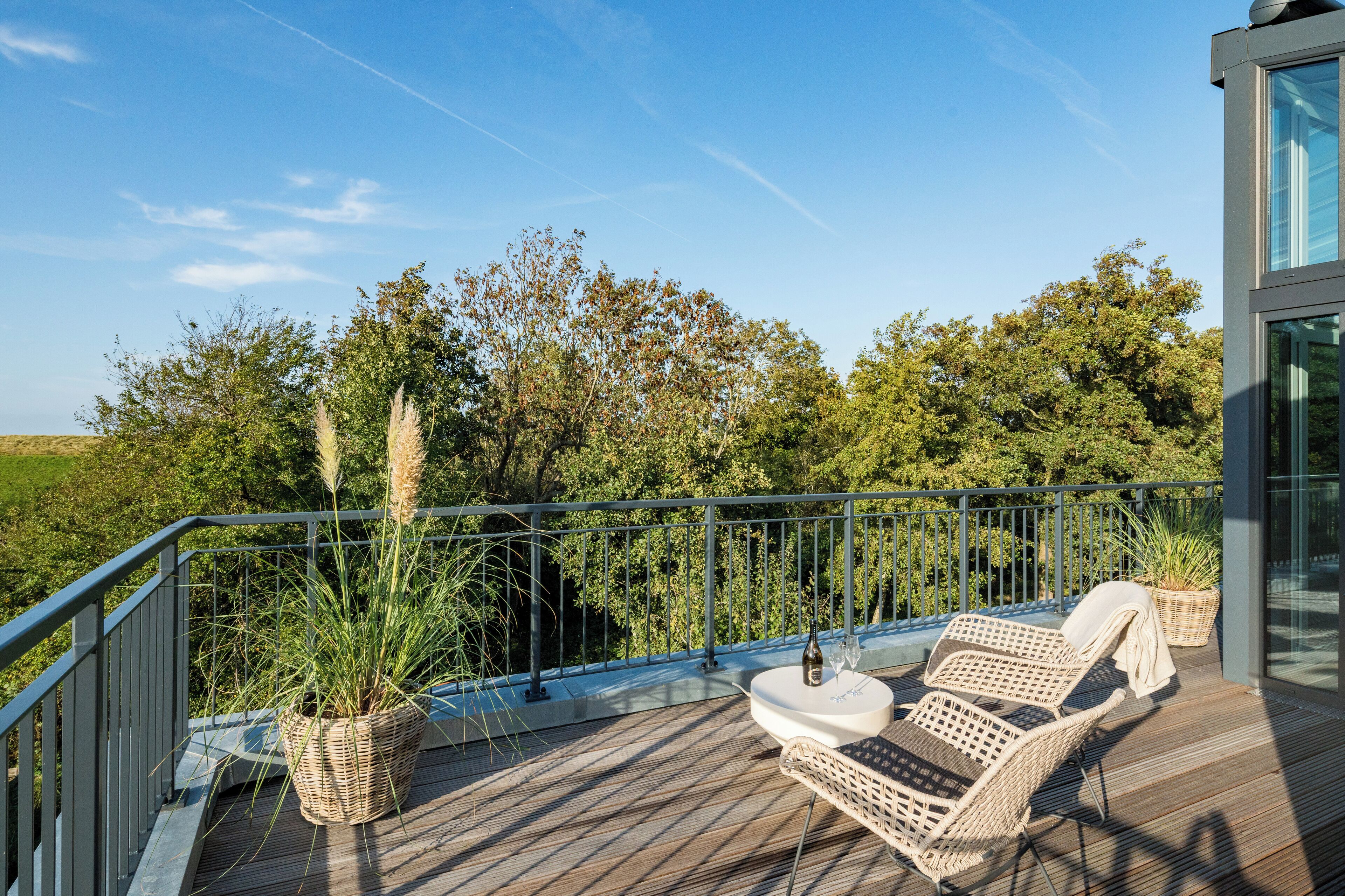 Luxussuite, Nichtraucher, Gartenblick | Premium bedding, minibar, in-room safe, individually decorated