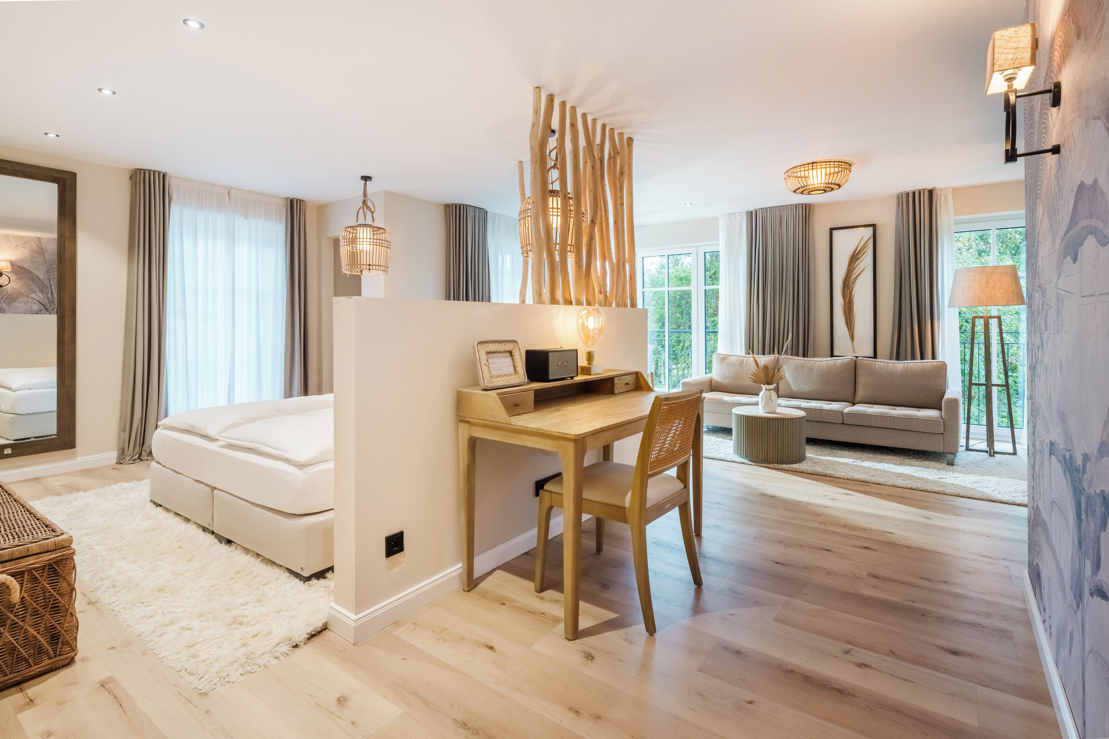 Design-Suite, Nichtraucher, Blick auf den Innenhof | Hochwertige Bettwaren, Minibar, Zimmersafe, individuell dekoriert