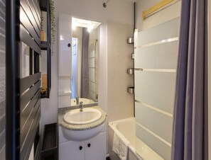 Apartment | Bathroom - Balcons du Soleil II A Ndeg53 - ST4 (Germ)