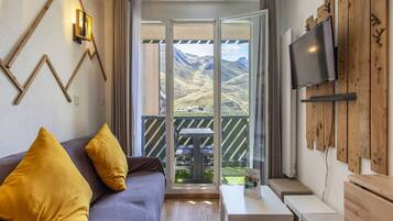 Apartment | Living area