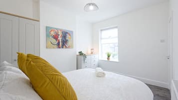 3 bedrooms, iron/ironing board, Internet