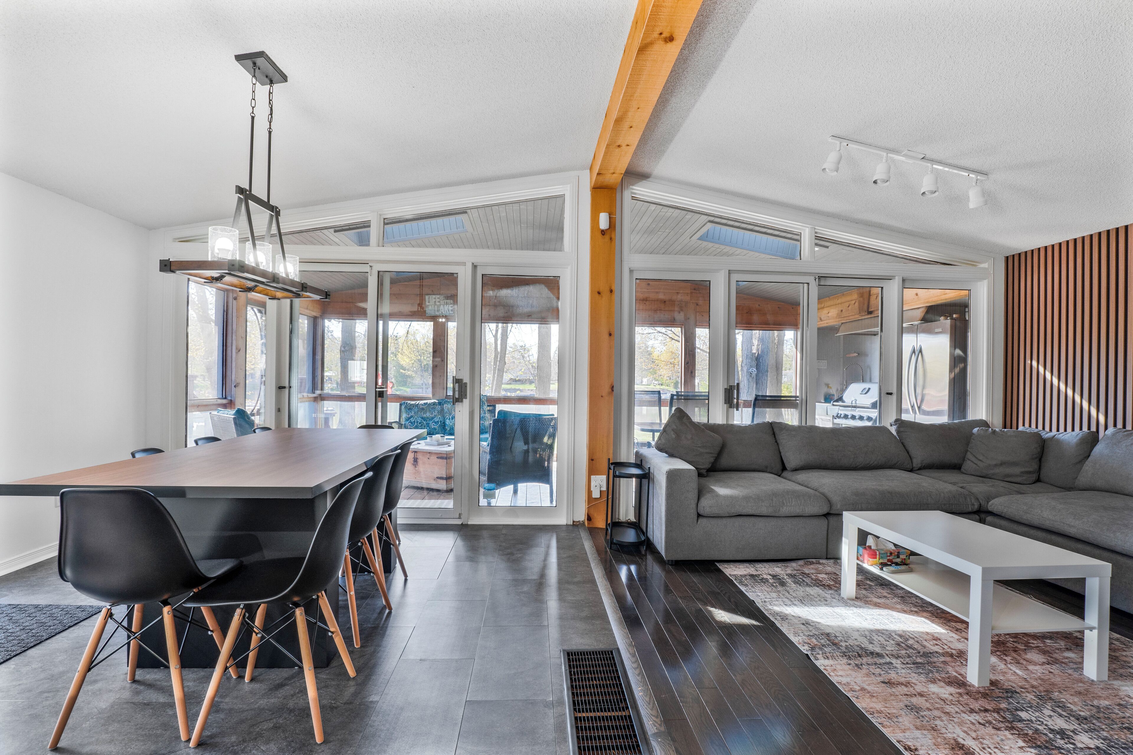 Televisión, chimenea