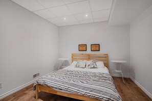 5 habitaciones, internet y ropa de cama