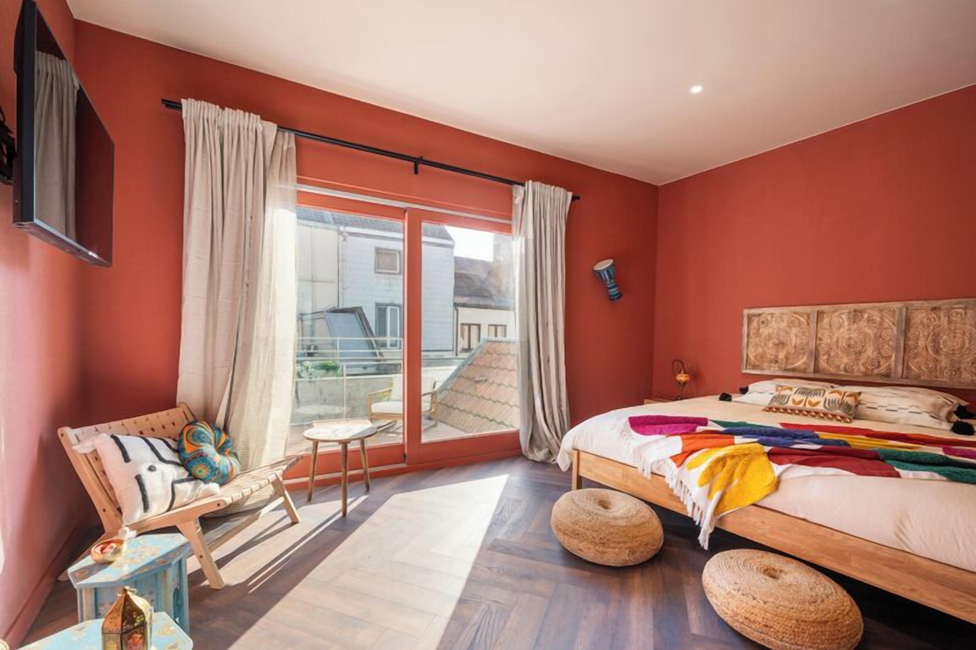 أسرّة أطفال/رضّع (مجانًا) وواي فاي مجانًا وملاءات أسرّة