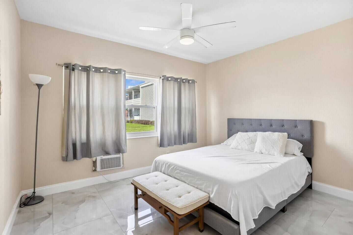 Iron/ironing board, WiFi