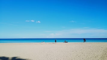 Liegestühle, Strandtücher