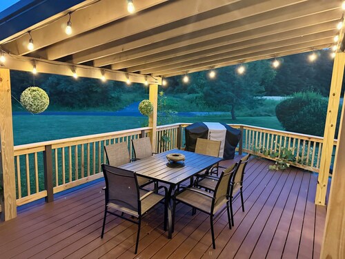 Secluded, elegant country home only 10 minutes from Downtown Ithaca!