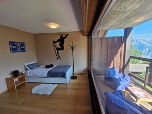 3 makuuhuonetta, silitysrauta/-lauta, Wi-Fi, vuodevaatteet