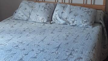 Chalet | 6 bedrooms, iron/ironing board, bed sheets