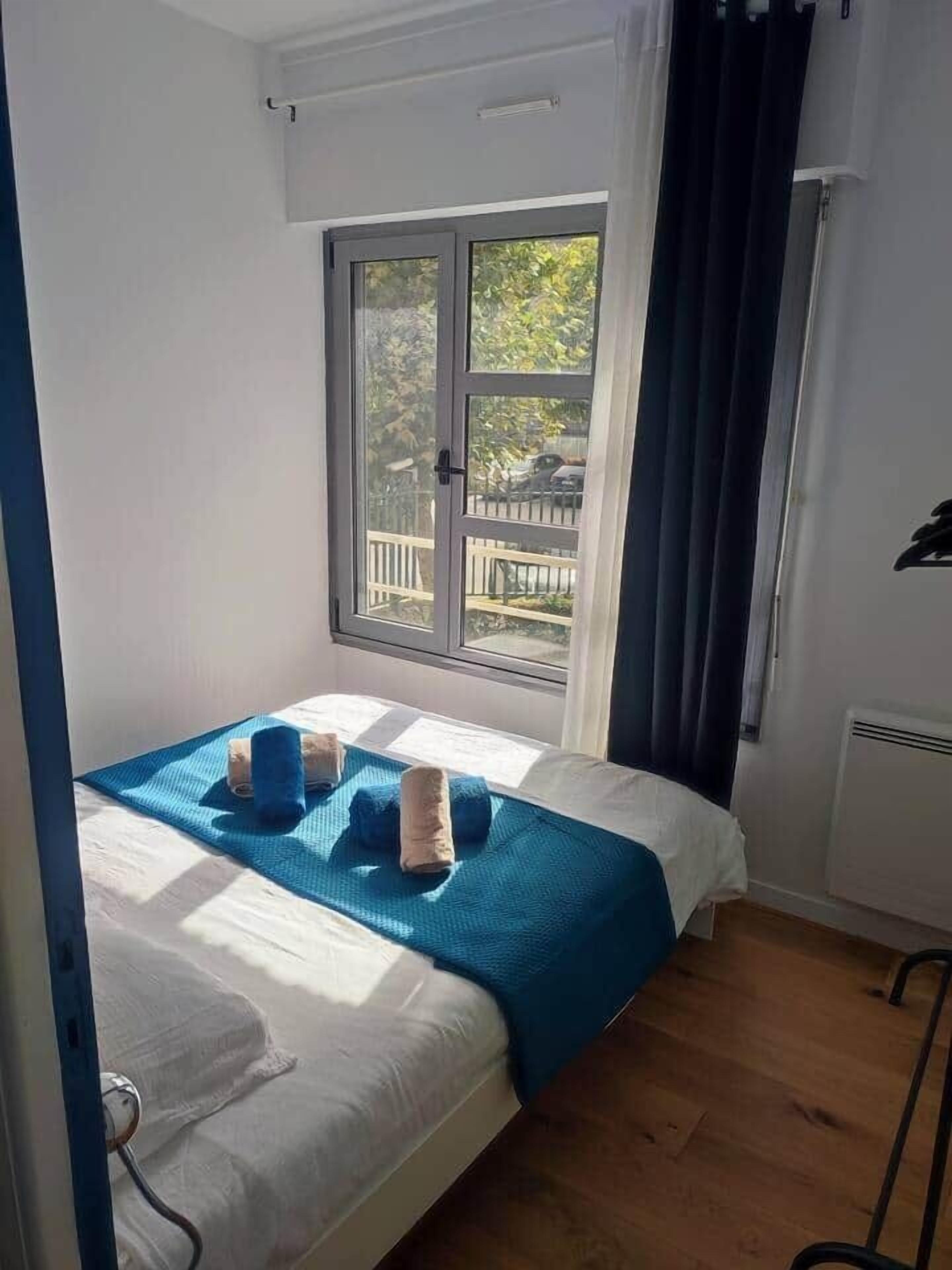 1 chambre, bureau, Wi-Fi gratuit, draps fournis