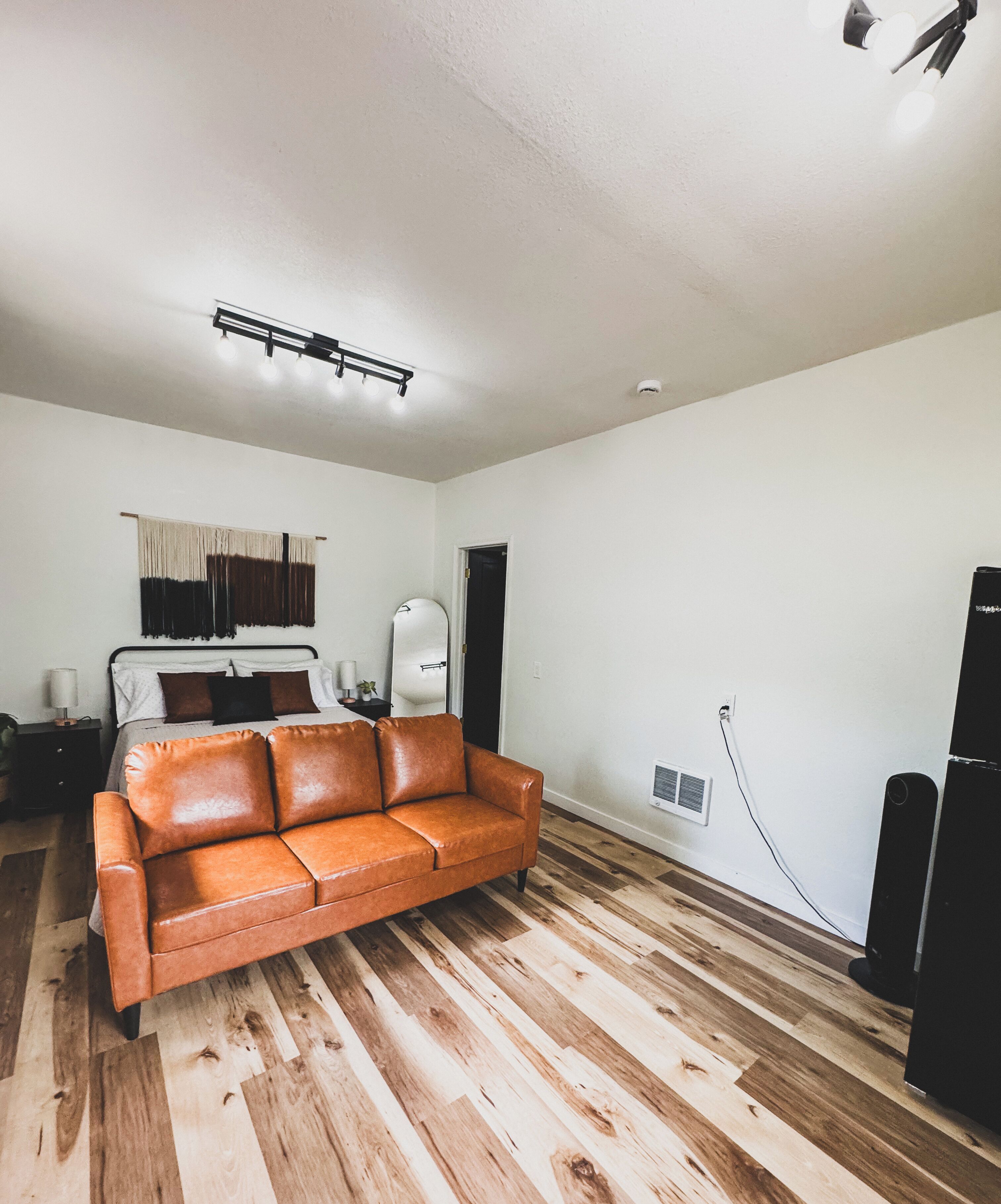 1 soverom, strykejern/-brett, wi-fi (inkludert) og sengetøy