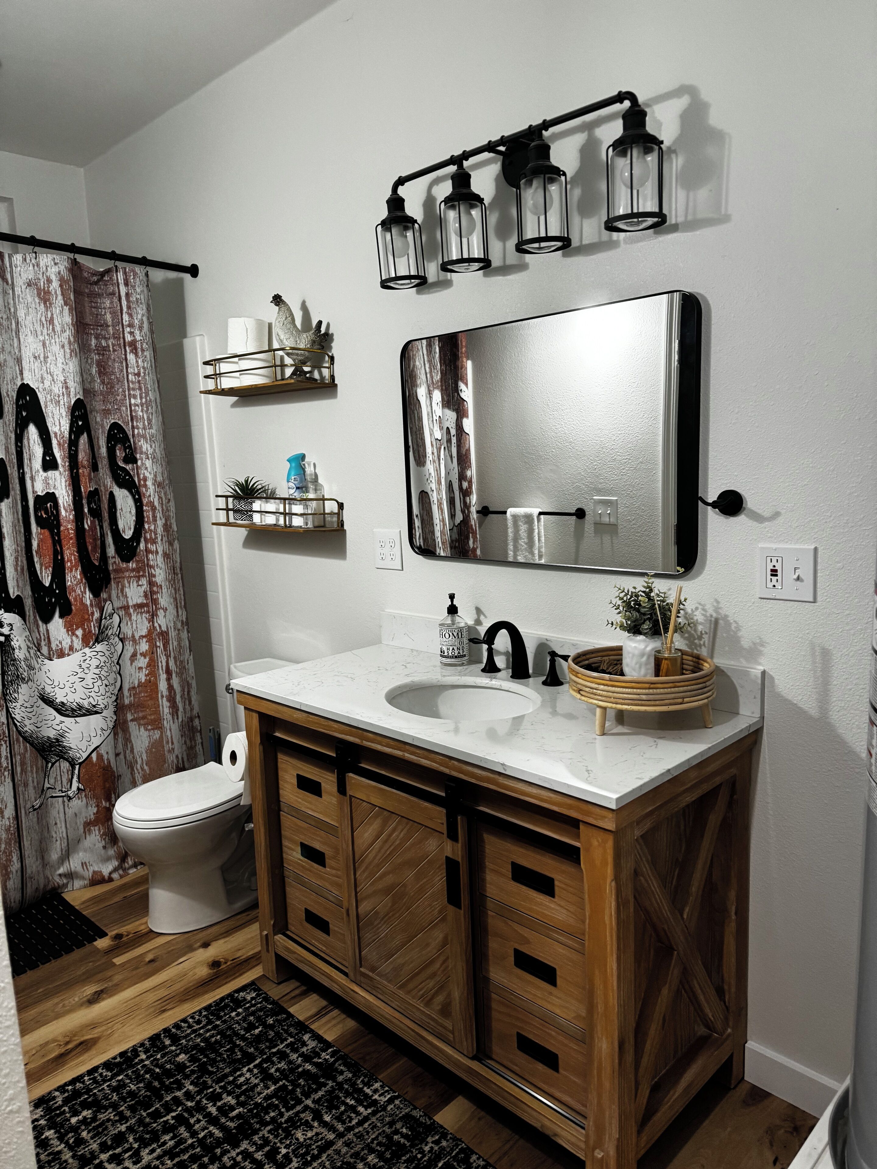 Douche, articles de toilette écologiques, sèche-cheveux