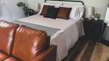 1 habitación, tabla de planchar con plancha, wifi gratis y ropa de cama