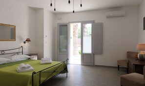 Quarto casal luxo, vista para a piscina | Wi-Fi de cortesia