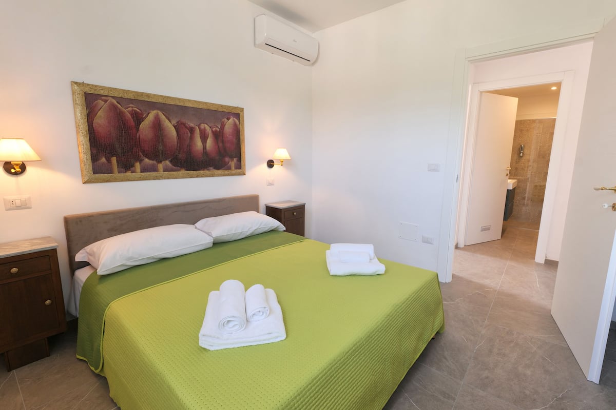 Deluxe Suite, Patio, Pool View