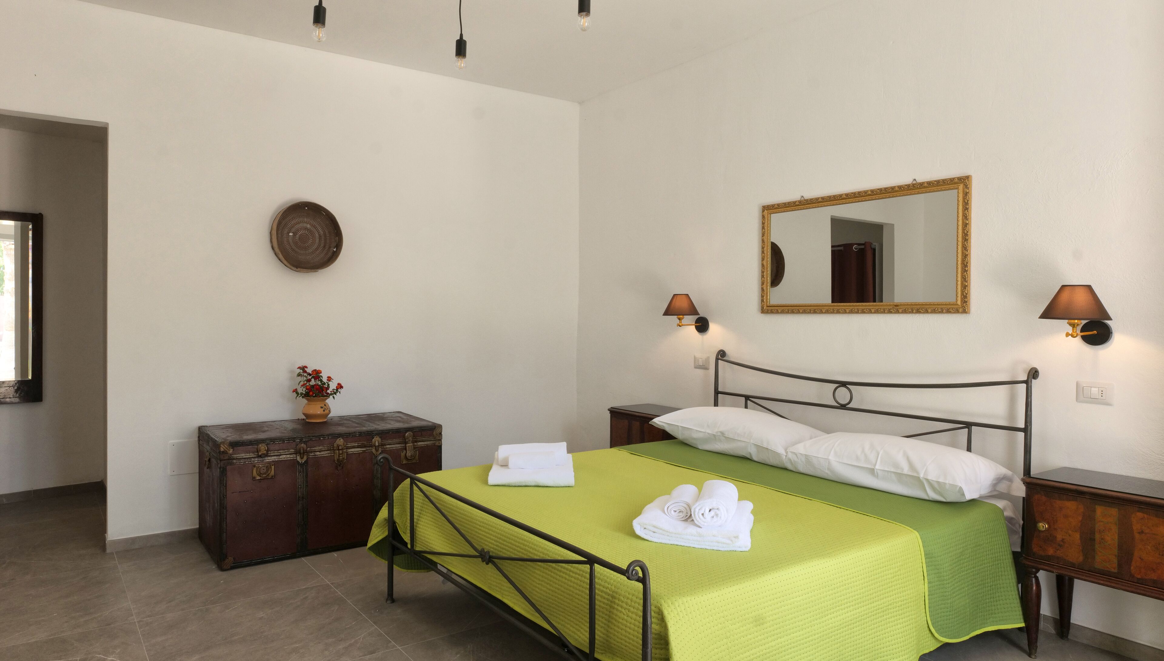 Deluxe tweepersoonskamer, uitzicht op zwembad | Gratis wifi