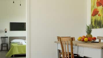 Familien-Suite, Terrasse, Poolblick