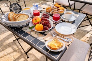 Free daily buffet breakfast  - Masseria Luci Grande (Scorrano)