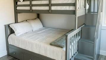 2 bedrooms, WiFi, bed sheets