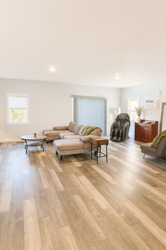River View family home