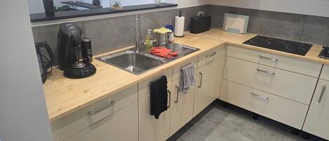 Microwave, oven, stovetop, dishwasher