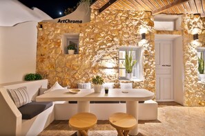 White Whisper | Terrace/patio - ArtChroma House (Santorini)