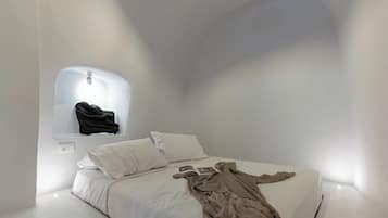 Appartamento familiare, vista cortile | Ferro/asse da stiro, Wi-Fi gratuito