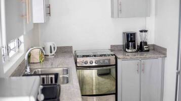 Apartment, 1 Bedroom, Garden View | Interior