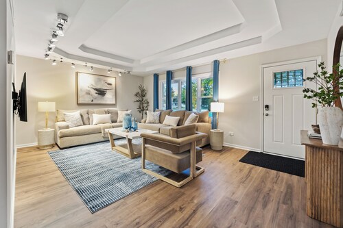 Spacious 4BR Home Family & Pet-Friendly  2 Living Rooms + Game Fun in Plainfield