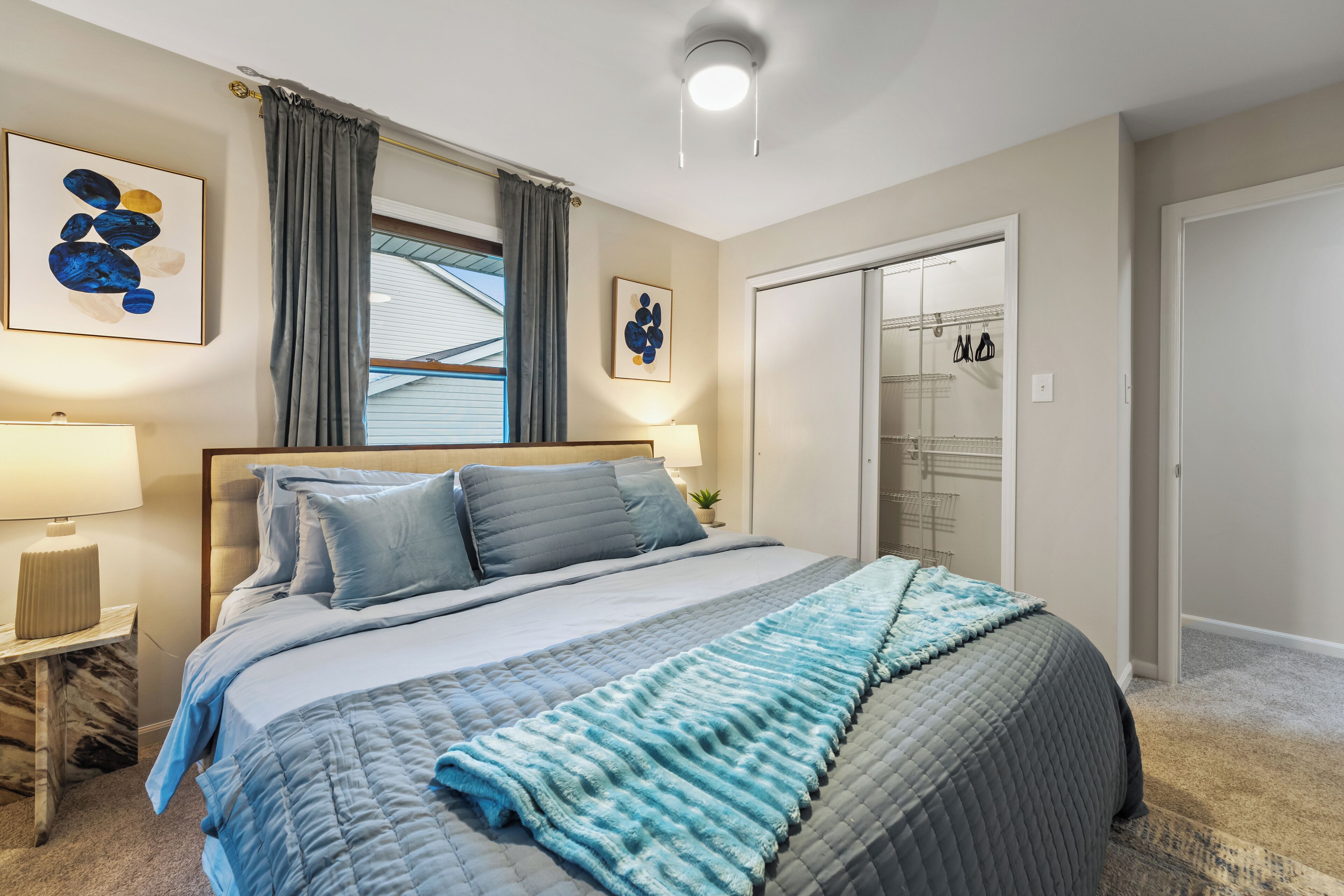 4 Schlafzimmer, Schreibtisch, Bügeleisen/Bügelbrett, kostenloses WLAN