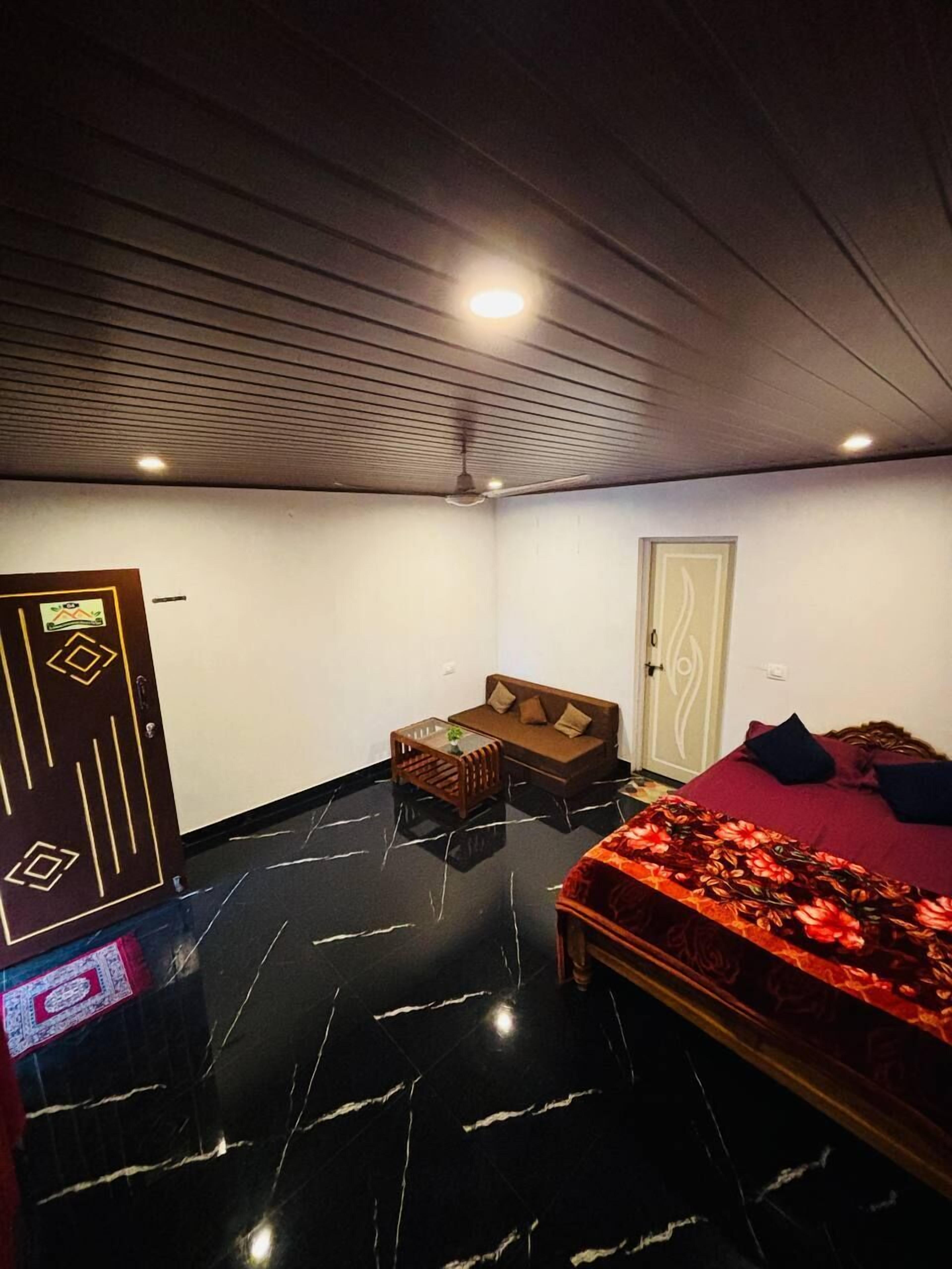 Deluxe Cottage | Desk, laptop workspace, free WiFi