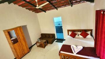 Escritorio, espacio para trabajar con laptop y wifi gratis