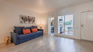 TV - 1BDR Tróia Beach House by LovelyStay (Setubal)