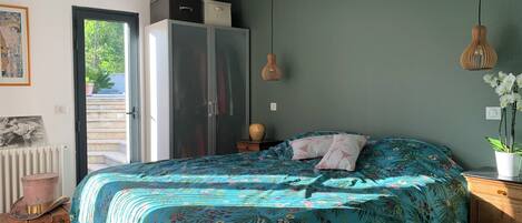 Fer et planche à repasser, accès Internet