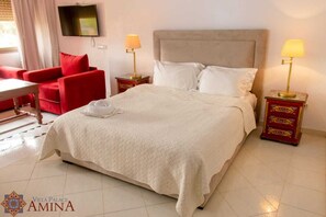 13 bedrooms, iron/ironing board, WiFi, bed sheets - Exclusive 13BR Villa Marrakech - Perfect for Retreats, Events & Holidays (Marrakech)