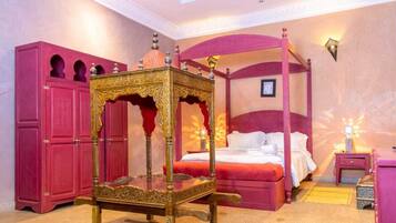 13 室のベッドルーム、アイロン / アイロン台、WiFi、ベッドシーツ